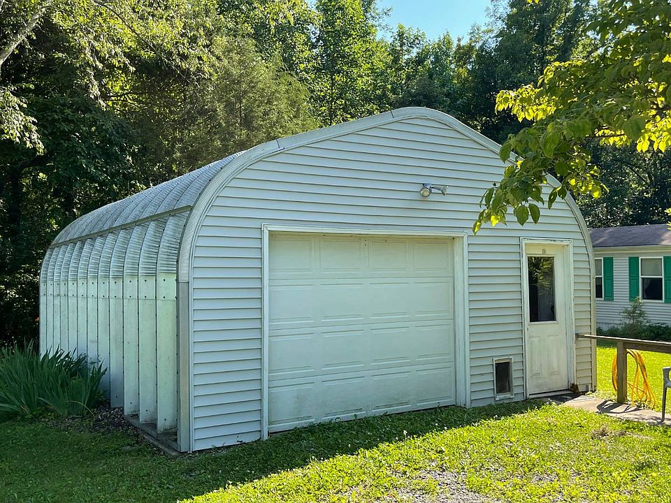 2nd image of 520 County Road 1000 E