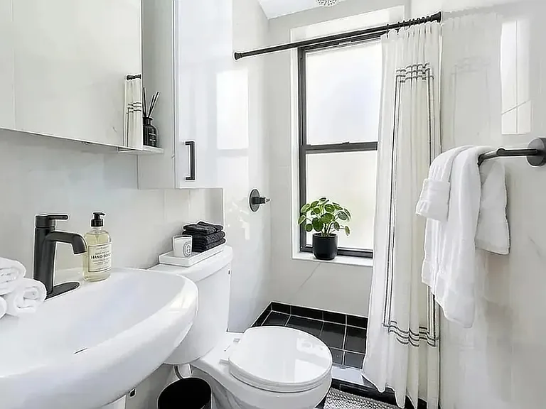 224 8th Ave #4B — Photo 8