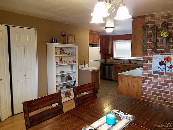 2nd image of 1213 SE 8th St