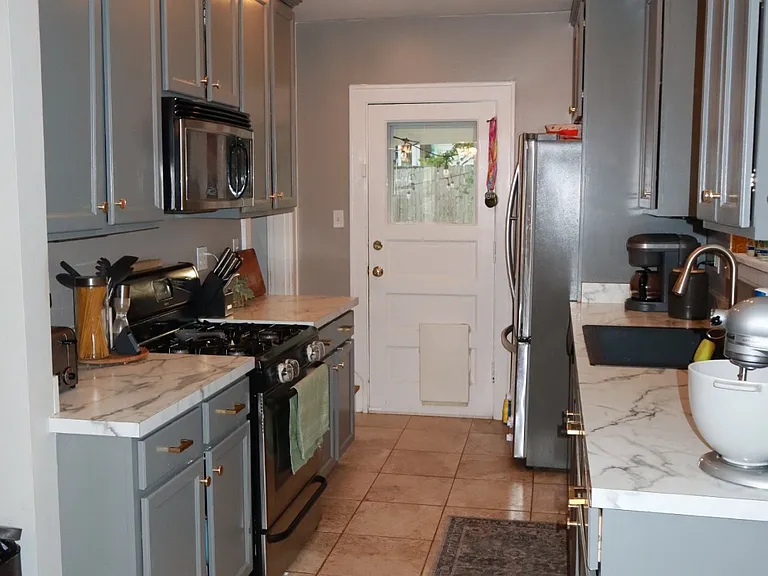 3923 Taylor Ave — Photo 7