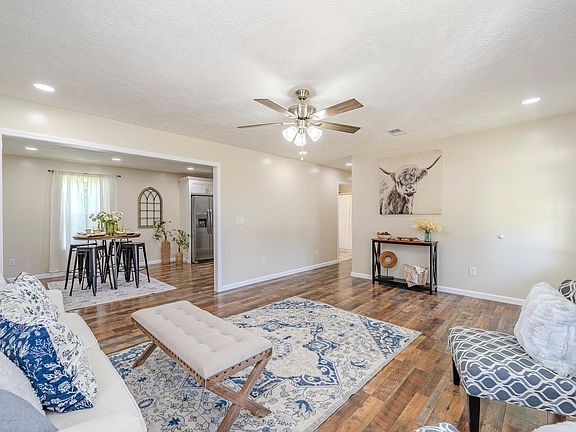 4th image of 231 Clausel Ln