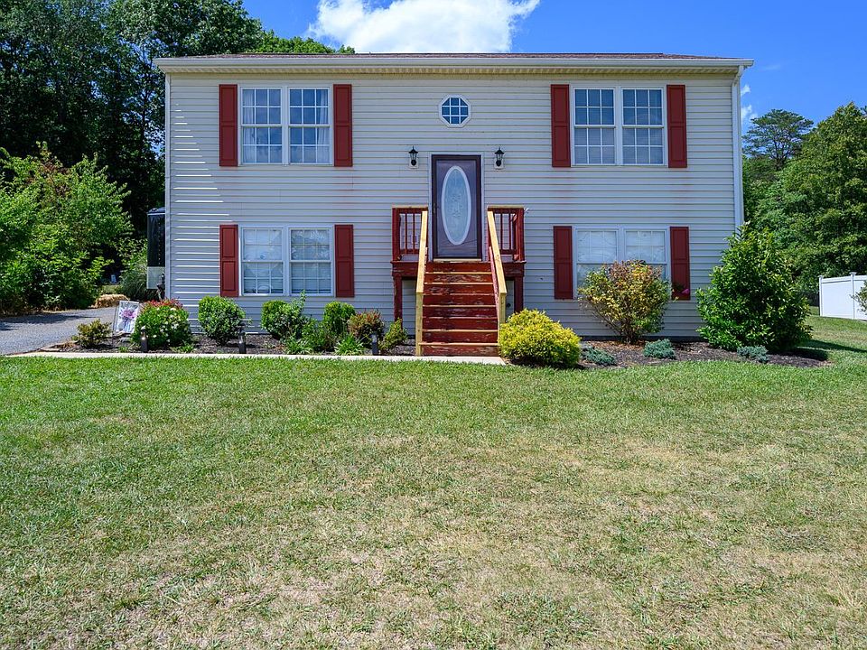 1st image of 716 Russell Woods Dr
