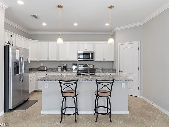 3rd image of 10357 Fontanella Dr