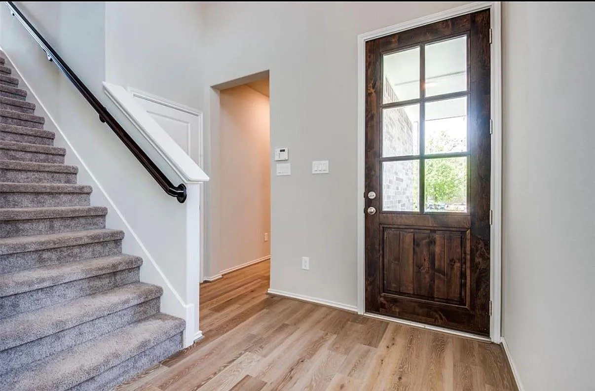 4 bed, 3.0 bath, 2649 sqft, $2,950 — Photo 4