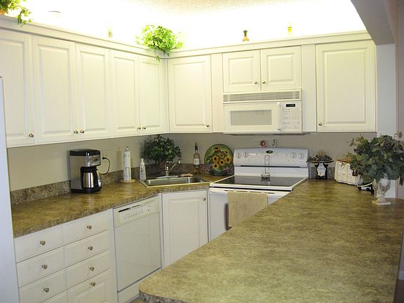 Beautiful kitchen.