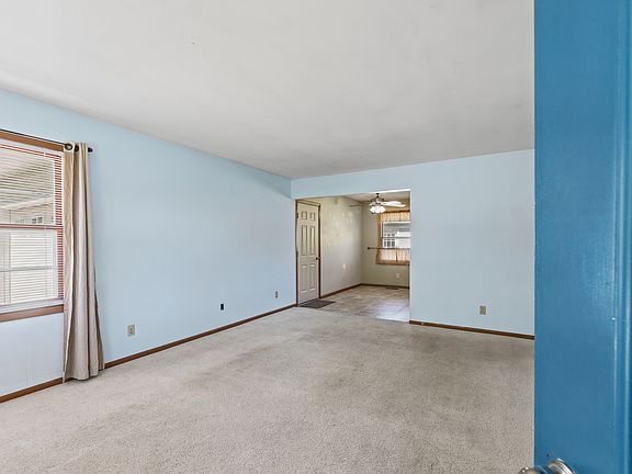 3rd image of 512 Ridge Rd