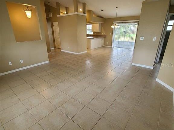 3rd image of 373 Renssalaer Ave