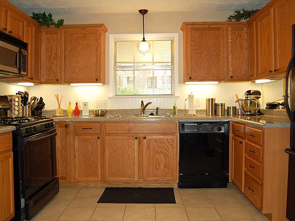 2nd image of 537 Brookwood Dr