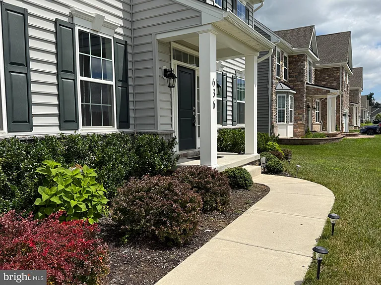636 McCracken Dr — Photo 2