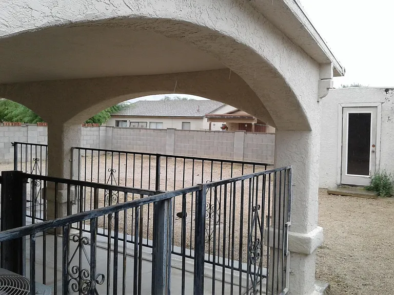2569 E Windsor Castle Ln — Photo 11