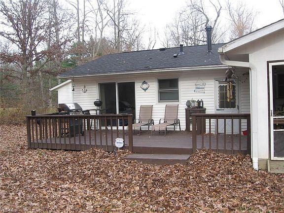 4th image of 3278 Fox Run Dr