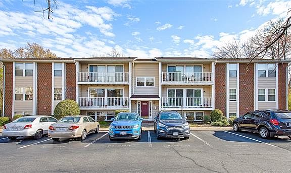 3rd image of 8402 Muldoon Ct