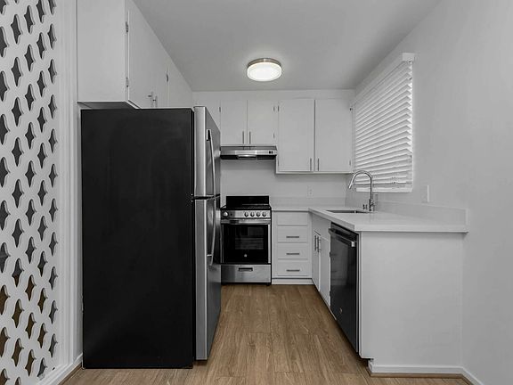 3rd image of 2173 Pacific Ave #205