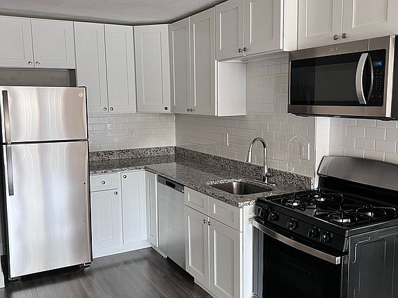 3rd image of 887 Varnum Ave #14