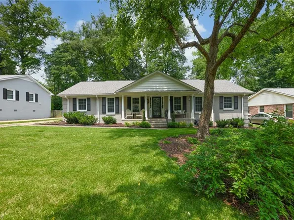 2820 Rutherford Dr, Greensboro, NC 27408