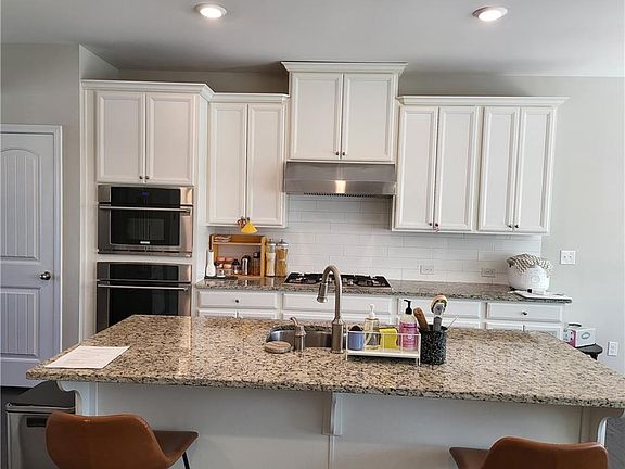 5th image of 871 Sunset Park Dr
