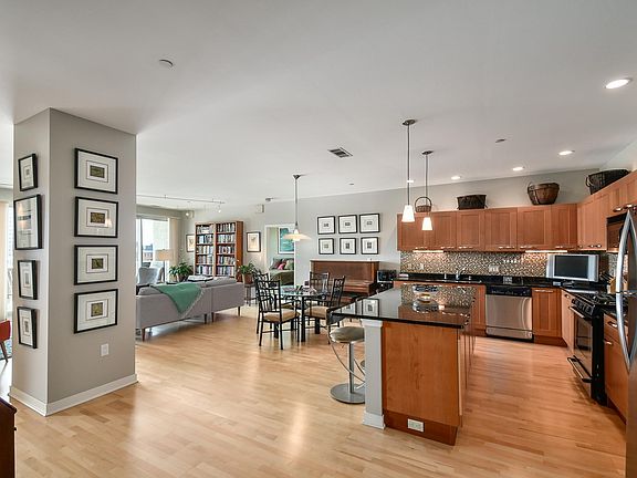 5th image of 1522 N Prospect Ave Unit 701