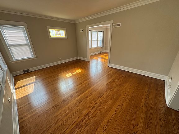 2nd image of 5713 W Wilson Ave