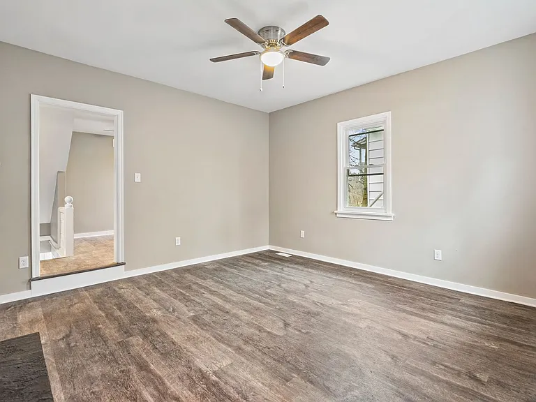 2215 Lehigh St — Photo 5