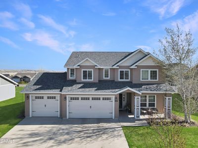 608 70th St E, Williston, ND, 58801