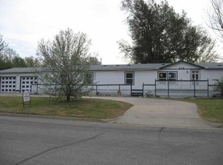 212 N Iowa St, Oxford, KS 67119