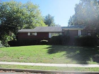 2nd image of 72 Canterbury Rd