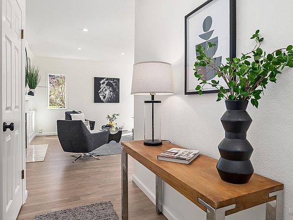 3rd image of 37 Creekside Court