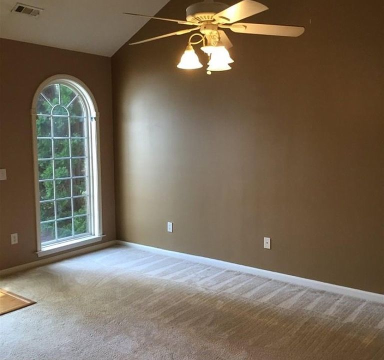 1st image of 202 Chadwyck Ct