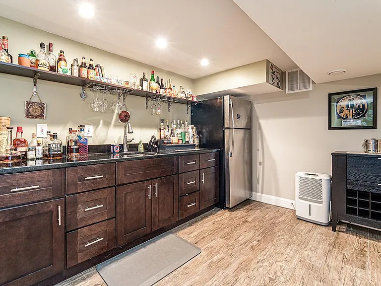 245 Crabtree Ct — Photo 18