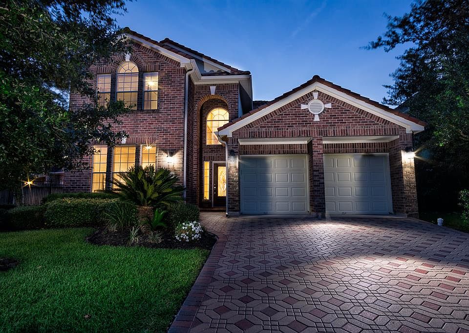 1st image of 11827 Lismore Lake Dr