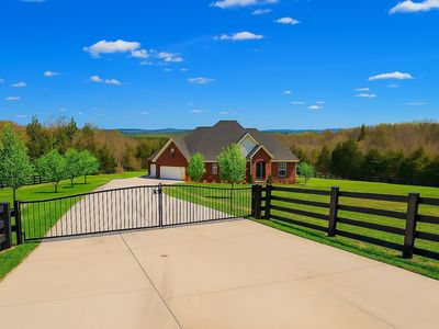 999 Saint John Rd, Lascassas, TN, 37085