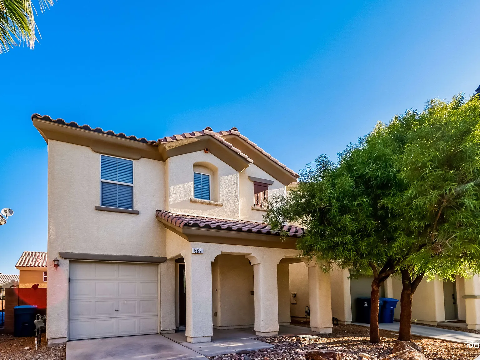 3 bed, 2.5 bath, 1484 sqft, $1,840 — Photo 2
