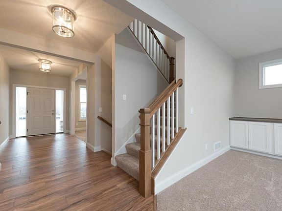 5th image of 5910 Everest Ln N