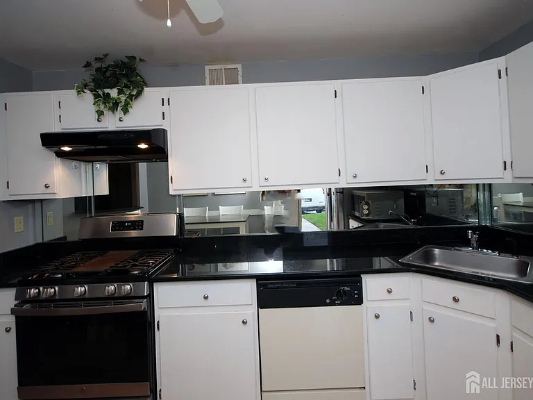 1101 Stony Brook Way — Photo 11