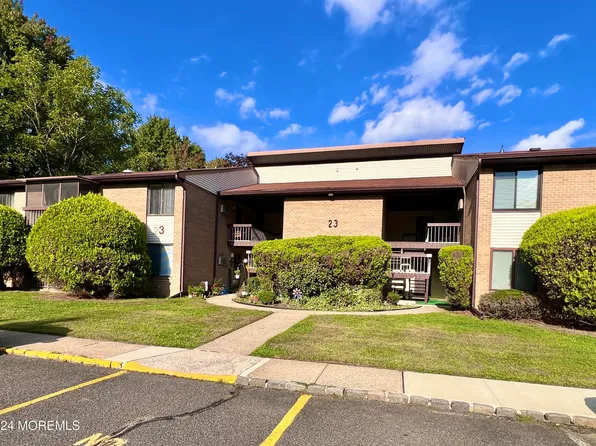 23 Meadow Green Circle #F, Manalapan, NJ 07726