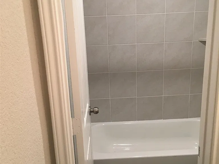 2111 Ethan Dr — Photo 17