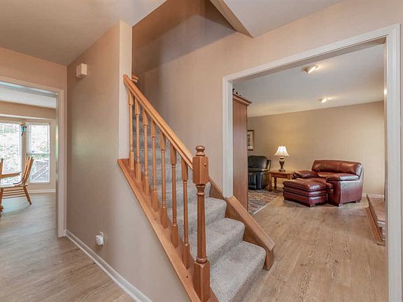 5th image of 3186 McCowan Dr