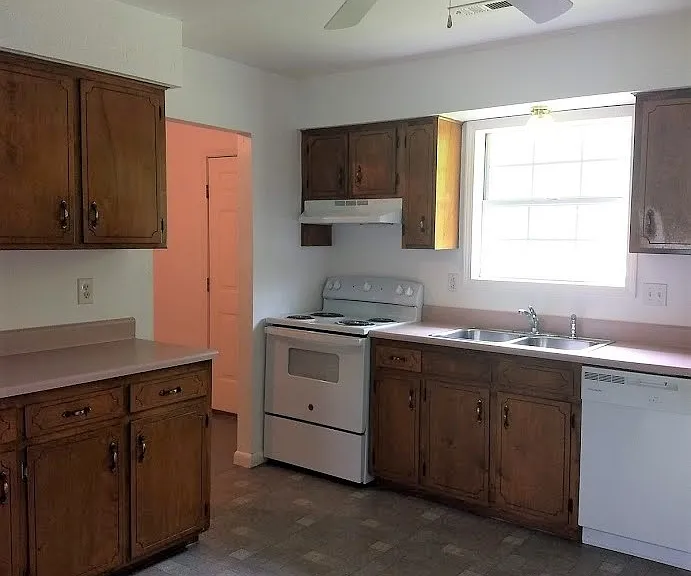 2405 Ryan Rd #1 — Photo 9
