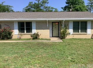 1909 Collegiate Cir, Pine Bluff, AR 71601