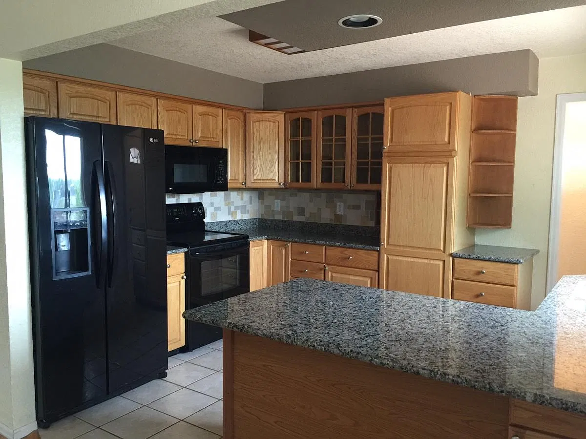 5 bed, 2480 sqft, $3,750 — Photo 2