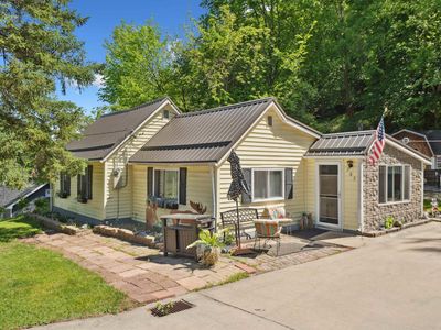 705 2nd St, Marquette, IA, 52158