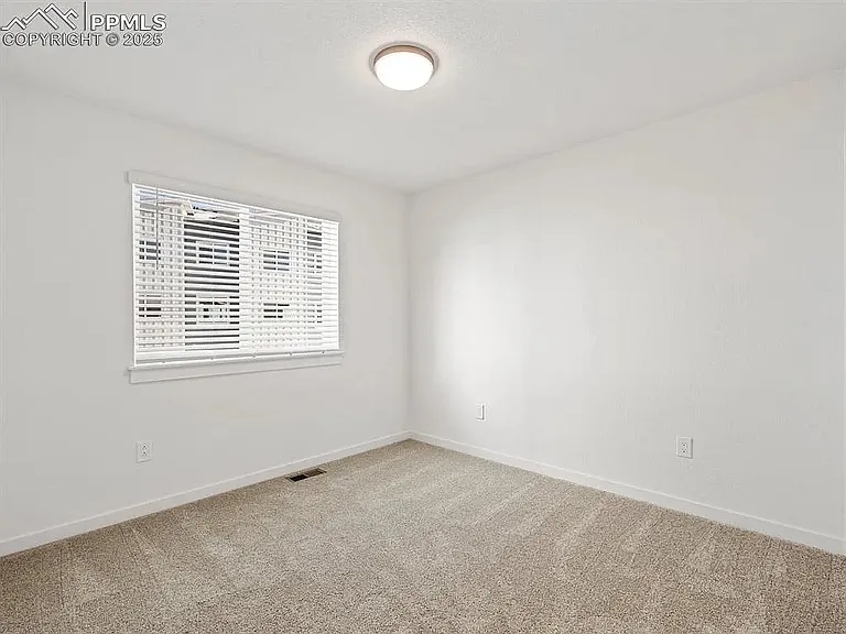 888 Beckton Hts — Photo 32