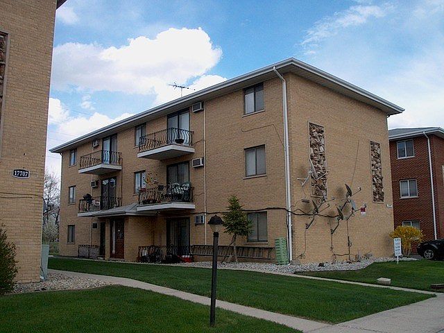 2nd image of 17711 Park Blvd