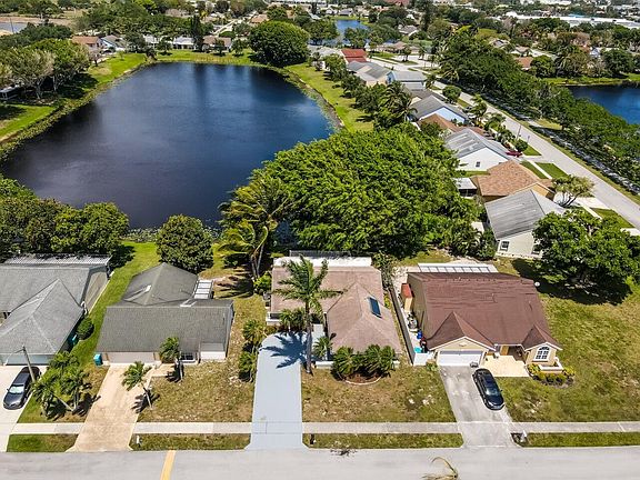 3rd image of 1804 Edgewater Drive