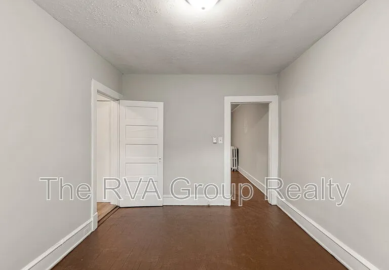 2611 Grayland Ave — Photo 8