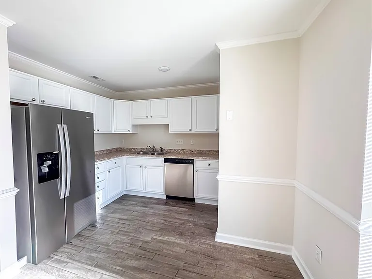 499 Coronation Dr — Photo 9