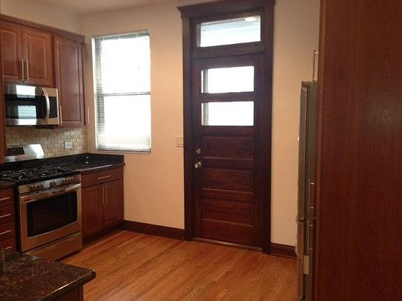 4th image of 2642 N Mozart St #1