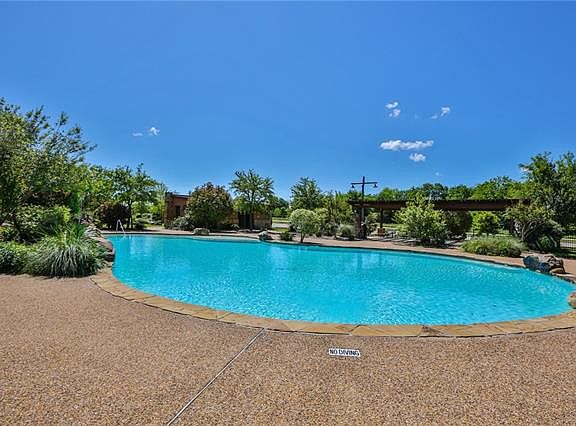 3rd image of 1055 Deerfield Dr