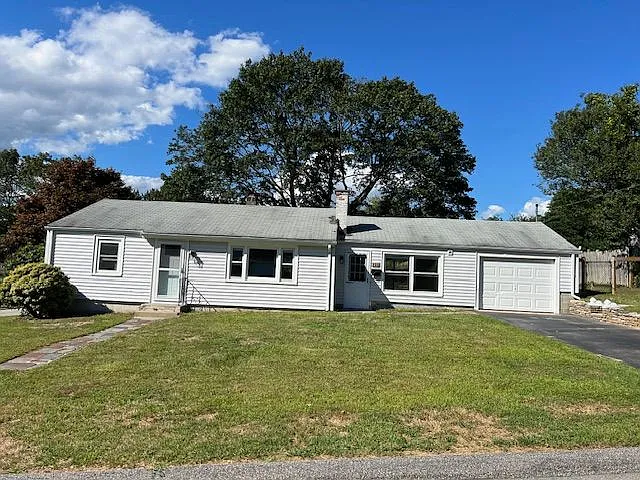 121 Riverview Ave