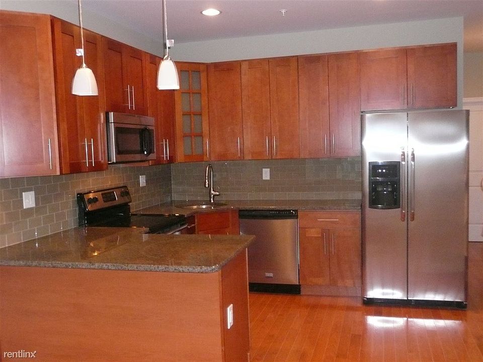 Kitchen at breakfast bar